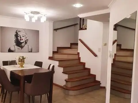 Casa en Venta en Villa Luzuriaga, USD 420.000