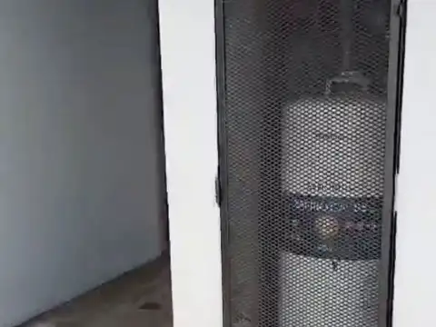 Casa 3 ambientes con garage en Berazategui centro - ALQUILER