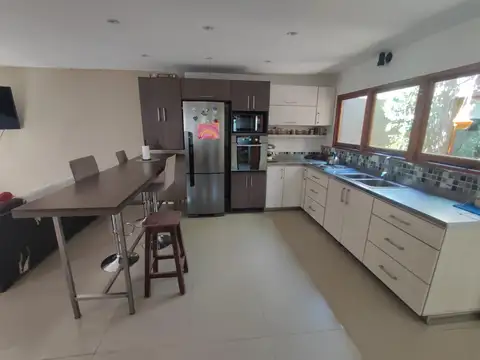 Casa en Venta en Barrio Parque Leloir, USD 240.000