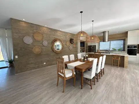 Casa en Venta en PINAMAR Barrio Álamos 5 ambientes
