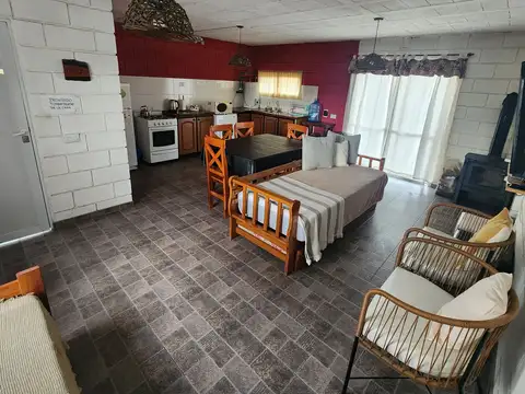 Casa 3 ambientes con 1 baño