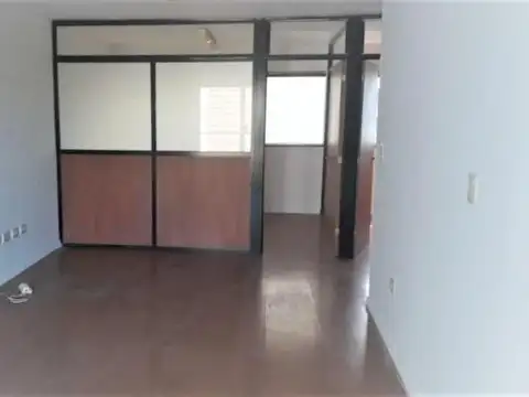 Oficina 4 ambientes con 1 baño