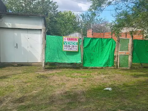 LOTE EN VENTA CON MEJORAS EN FLORENCIO VARELA,