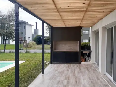 Casa en Alquiler en El Canton - Norte, USD 1.400