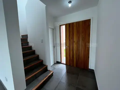 Casa 4 ambientes con 3 baños