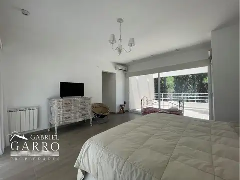 Casa en Alquiler Temporal con 8 cocheras