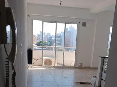Departamento en Alquiler en Republica De La Sexta, $ 370.000