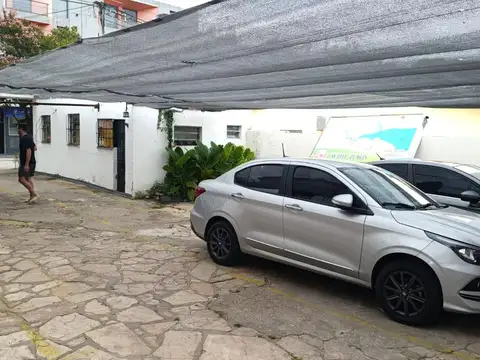 Casa en Venta con 8 cocheras