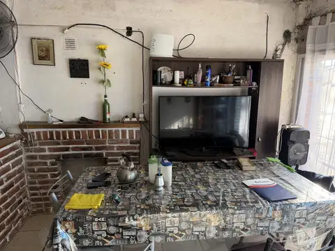 Casa 4 ambientes con 1 baño