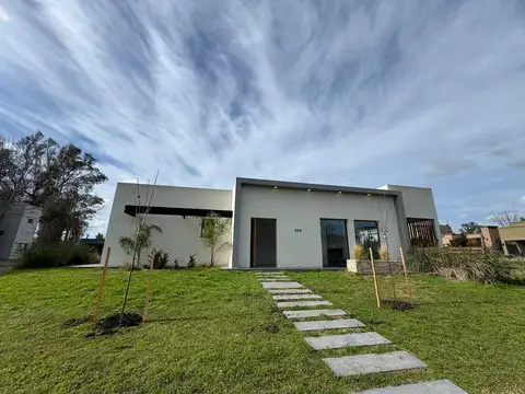 Venta de casa en una planta - SANTA ELENA PILAR DEL ESTE