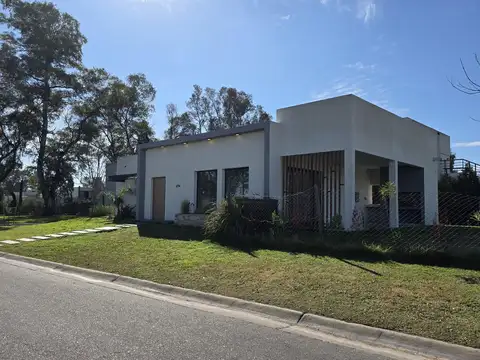 Venta de casa en una planta - SANTA ELENA PILAR DEL ESTE