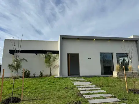 Venta de casa en una planta - SANTA ELENA PILAR DEL ESTE