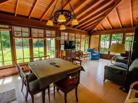 Casa en Venta en Adrogue, USD 330.000