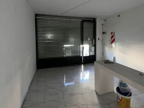 Local en Alquiler en Gregorio de Laferrere, $ 1.200.000