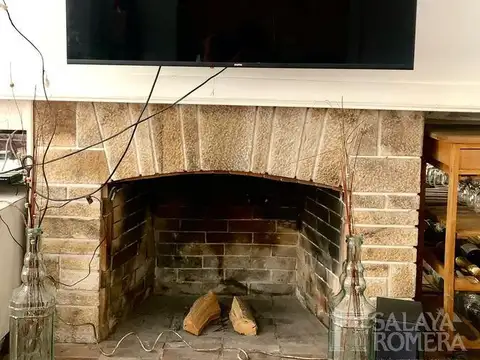 Casa 4 ambientes con 2 baños