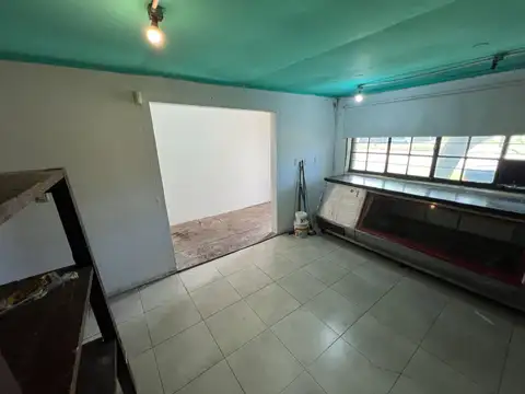 Casa 5 ambientes con 1 baño