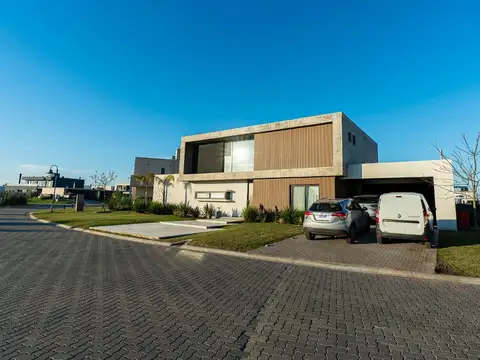 Casa en Venta en Countries y Barrios Cerrados en Berazategui, Partido de Berazategui