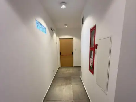 Dante 100, Piso 8