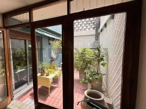 Casa 6 ambientes con 2 baños