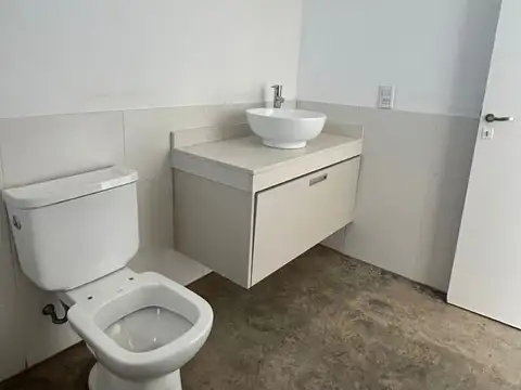 Maria Vicente esq. Delia Marquines