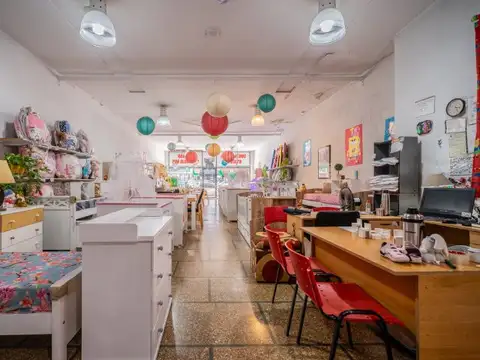 Avenida Rivadavia 7700, Piso 0