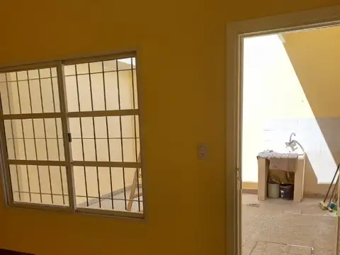 Depto Tipo Casa 3 ambientes con 1 baño