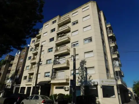 Departamento 2 ambientes con balcón. Excelente ubicación