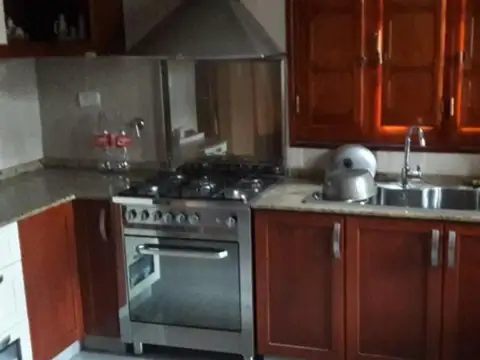 Casa 4 ambientes con 3 baños