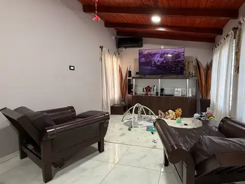 Casa 3 ambientes con 1 baño