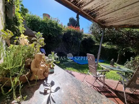 Casa 4 ambientes en Villa Udaondo