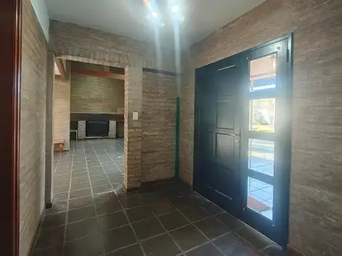 Casa en Venta con 6 cocheras