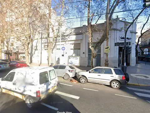 Av. Montes de Oca  al 1700