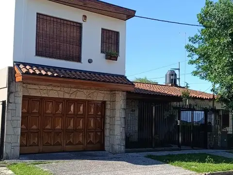 Casa en venta Quilmes Oeste 6 ambientes
