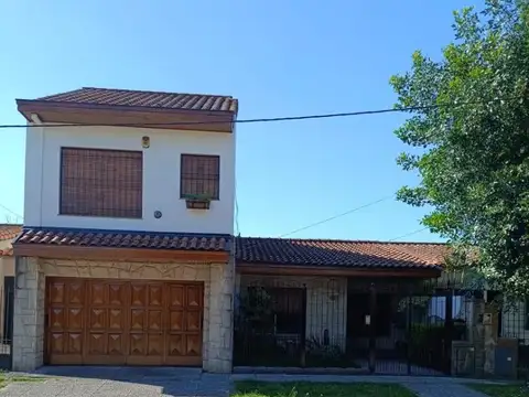 Casa en Venta en Quilmes Oeste, USD 180.000