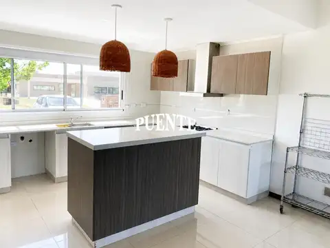 Casa en Alquiler en Canning, USD 2.000