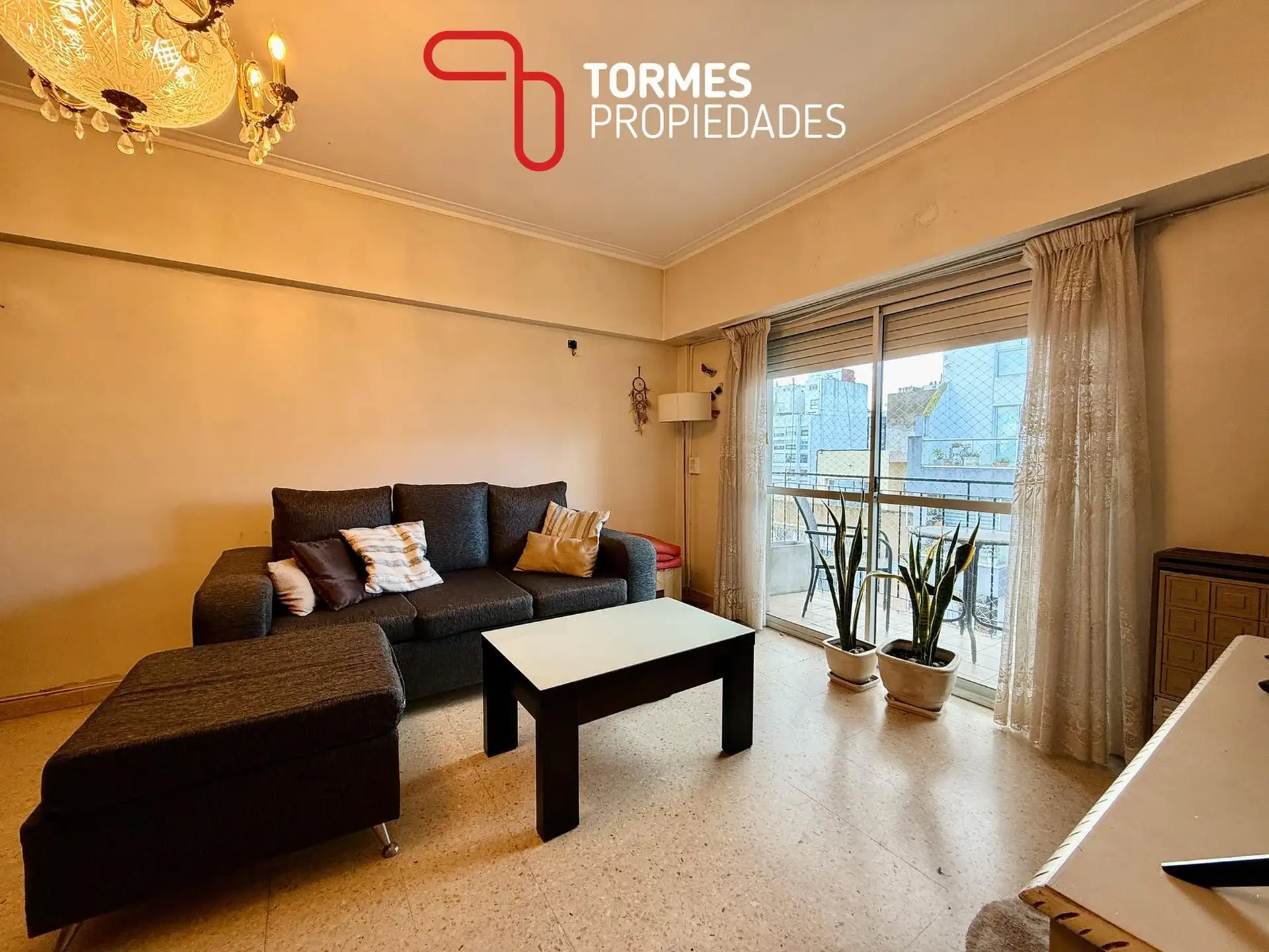 Depto 3 amb, 70m² con balcón y cochera — Plaza Mitre
