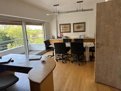 Oficina en alquiler en Las Cañitas, Piso, con o sin muebles, exclusivo único, cochera fija, Excelente zona, con vista al campo Argentino de Polo