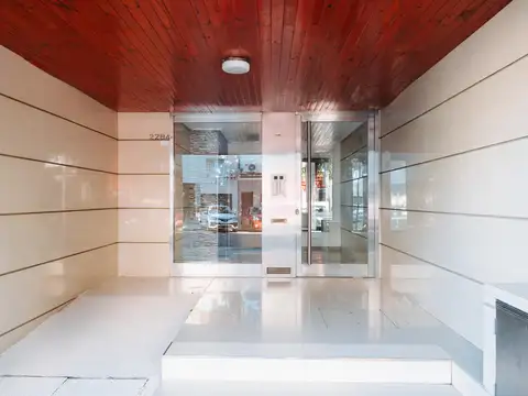 alquiler depto dos dormitorios san martin 2284 abasto frente con balcon