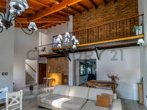 Casa de 3 dormitorios en Villa Castells, Gonnet