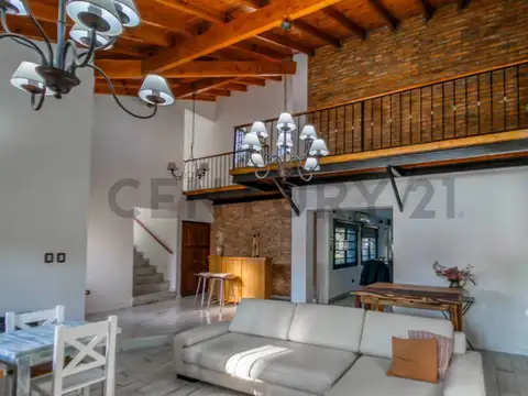 Casa de 3 dormitorios en Villa Castells, Gonnet