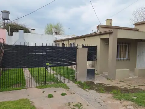 CASA EN ALQUILER 4 AMBIENTES