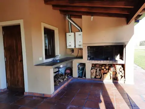 Casa en Venta con 4 cocheras