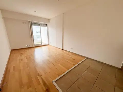 Alquiler Departamento Monoambiente al frente con balcón - Centro