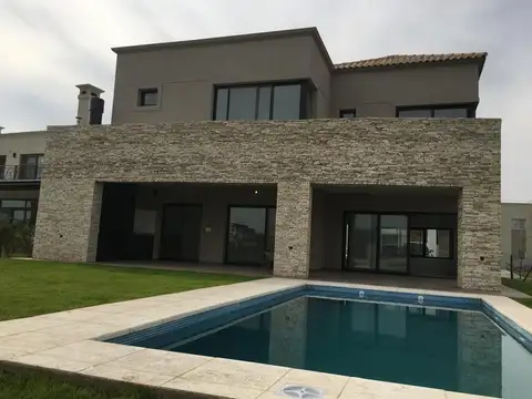 Casa al Lago en Venta | Barrio Los Lagos, Nordelta