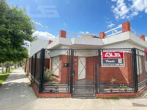 Casa 4 ambientes - 3 dormitorios - 2 Baños - Cochera - Ituzaingo - Ituzaingó sur