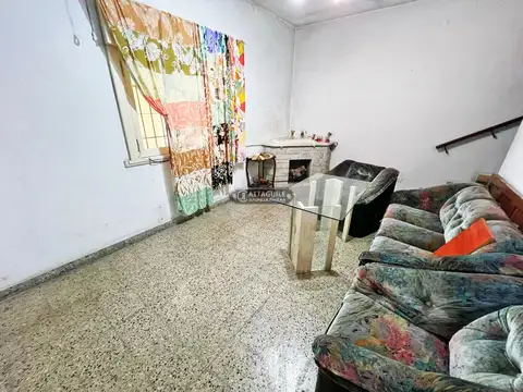 Casa 4 ambientes con 1 baño