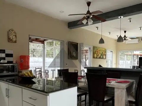Casa 4 ambientes con 3 baños
