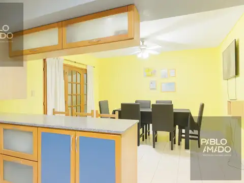 Casa en Venta con 3 cocheras