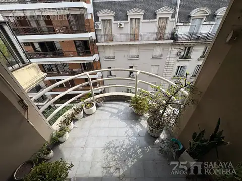 Departamento de 3 ambientes con dependencia en venta en Recoleta