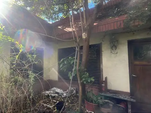 Venta Casa con Local – Remedios de Escalada, Lanús